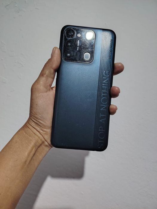 техно спарк 8с телефон