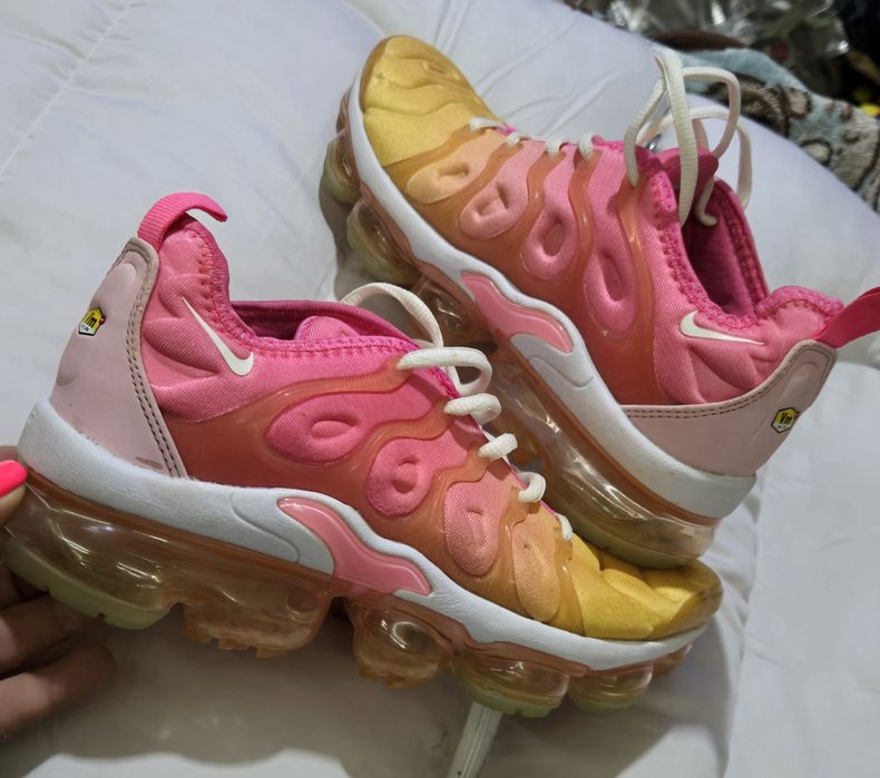 Nike Air Vapormax Plus pink оригинални дамски сникърси 38. Номер