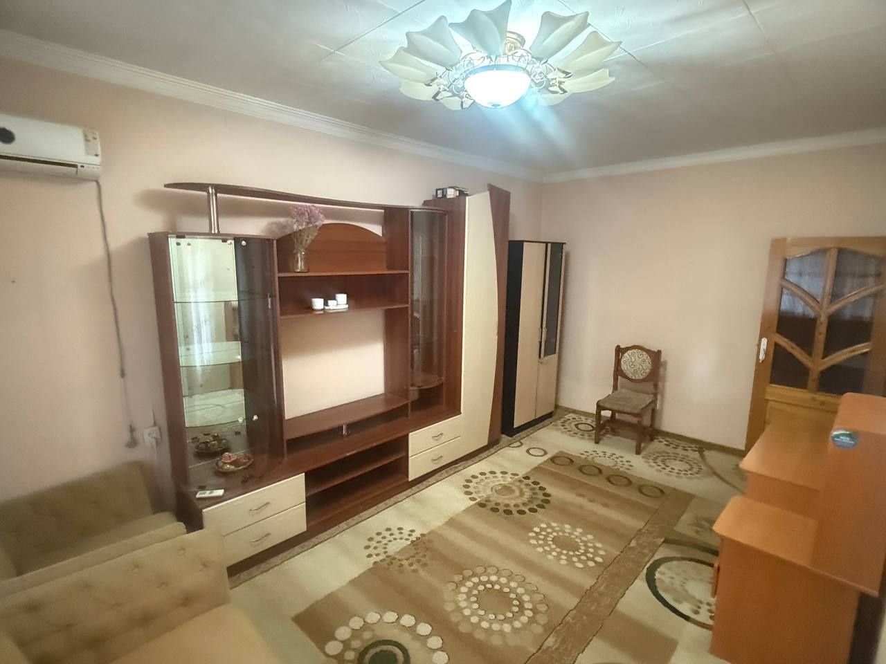 Аренда Чиланзар 19 2/4/4 балкон 1,5 *6