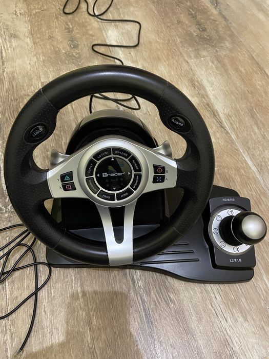 Playstation 4 pro, волан ,игри ,зарядна станция:една игра-25лв!!!