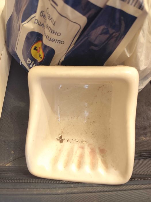 Порцеланова сапуниерка ретро