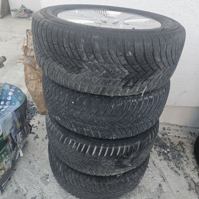 Зимни гуми с джанти 265/55/19 Bridgestone