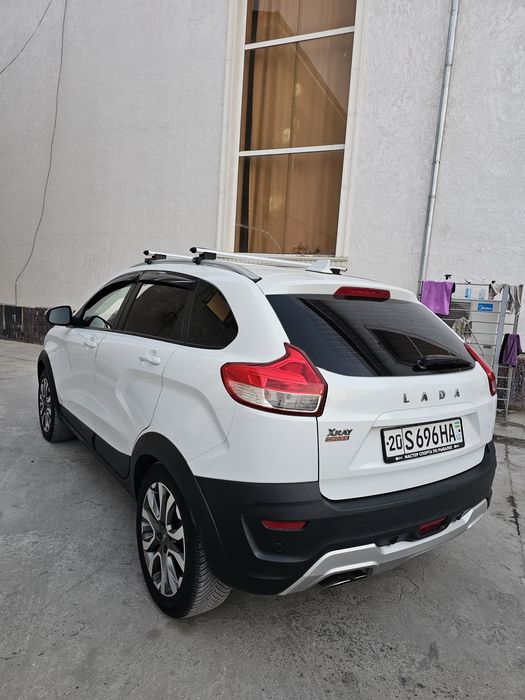 Lada XRAY CROSS 2019