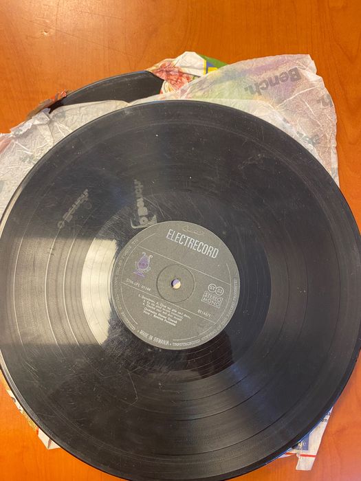 Viniluri vechi și foarte vechi cu muzica populară