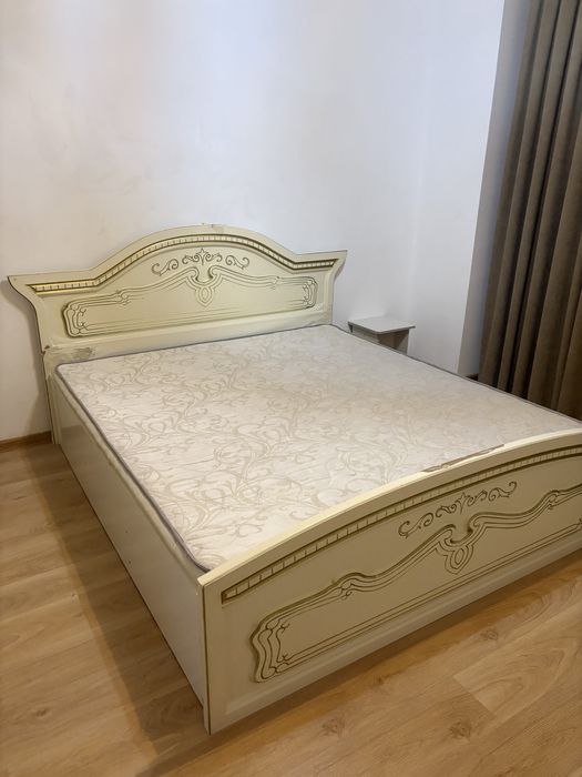 Продам кровать 180х200, с матрасом