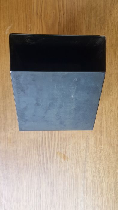 Knock Box incastrat