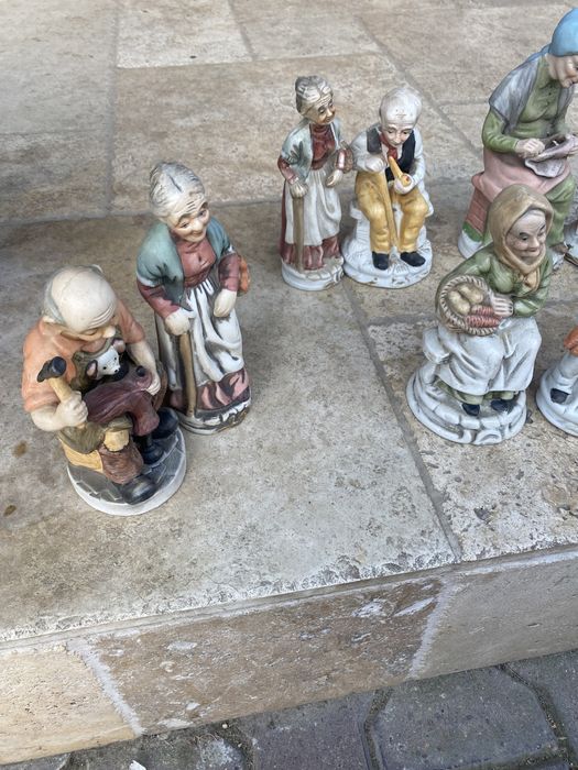 Vând bibelouri vintage pictate manual