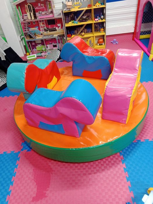 Продам детскую игравую карусель