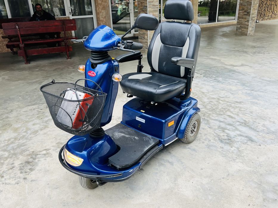 Електрически скутер за възрастни и трудноподвижни хора инвалиди