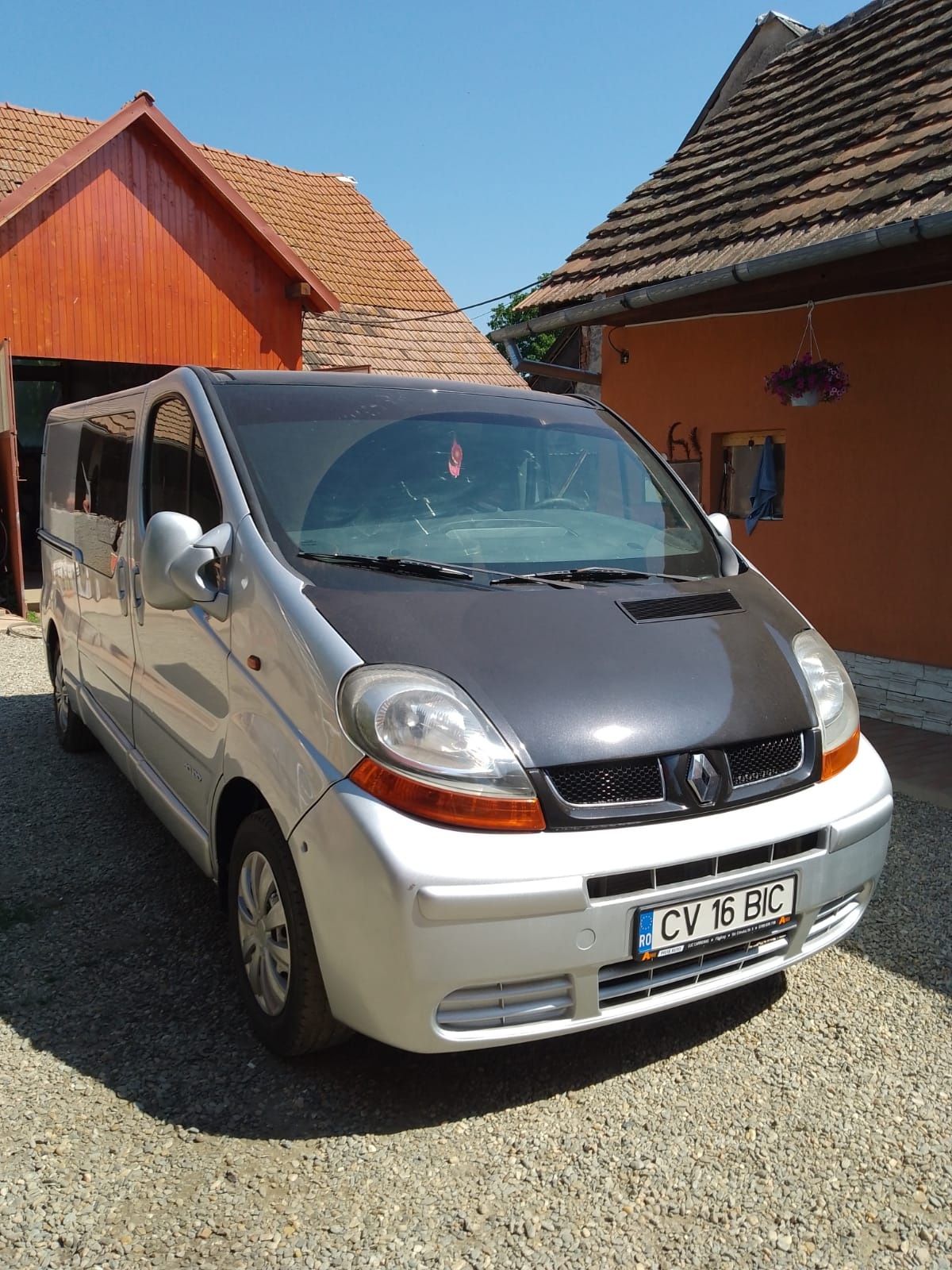 Renault trafic 1,9 refacut total fără rugină