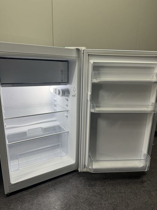 Vand frigider F NLUX !