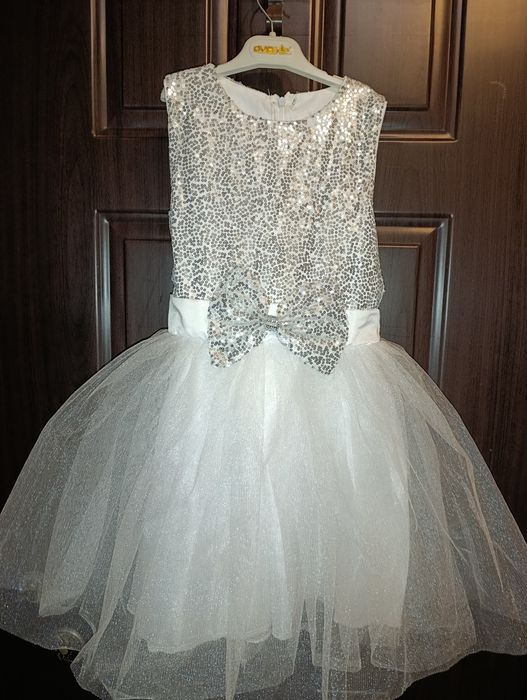 Нарядное платье для девочки