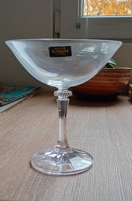 Продавам стъклени чаши Bohemia