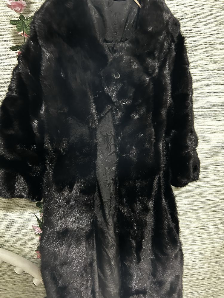 Продам норковую шубу