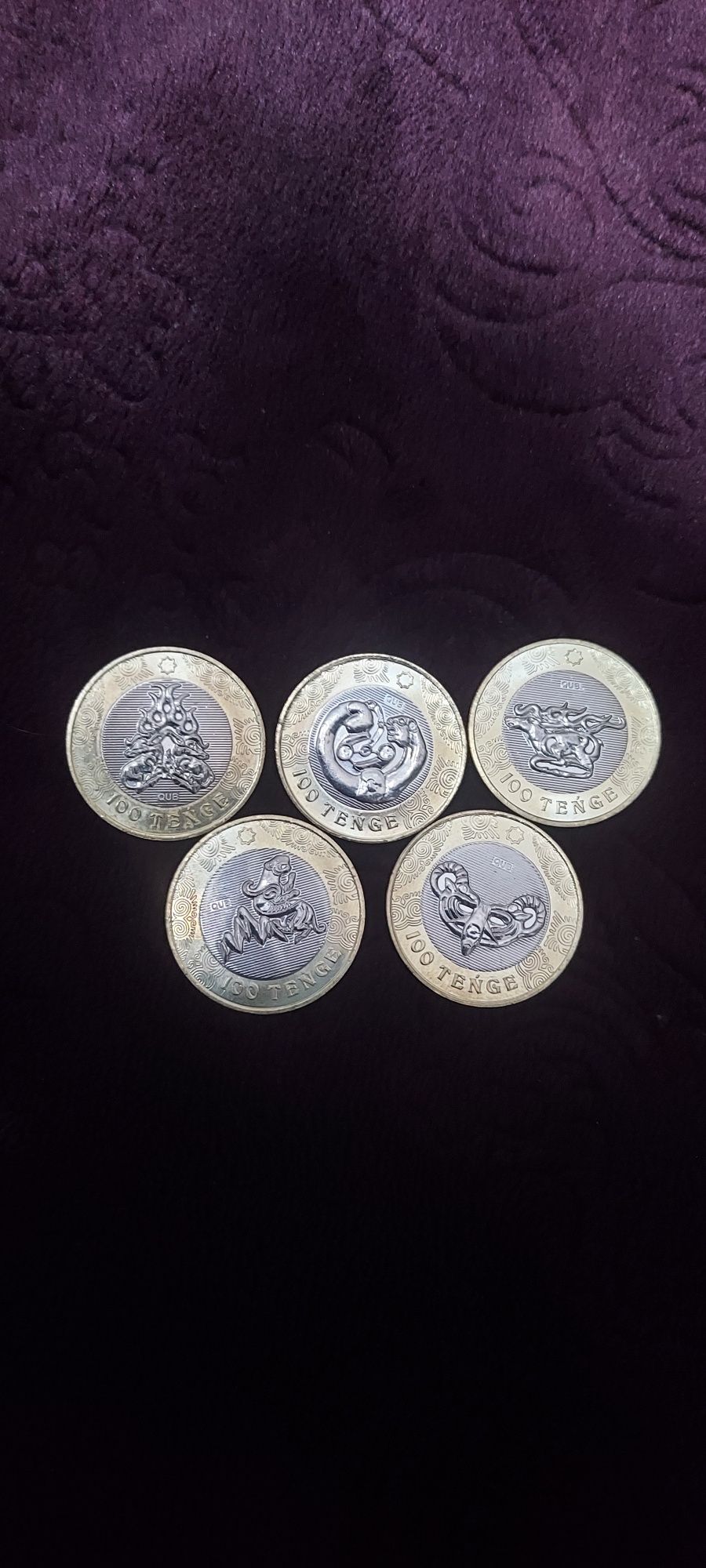Продам коллекционные монеты сакский стиль