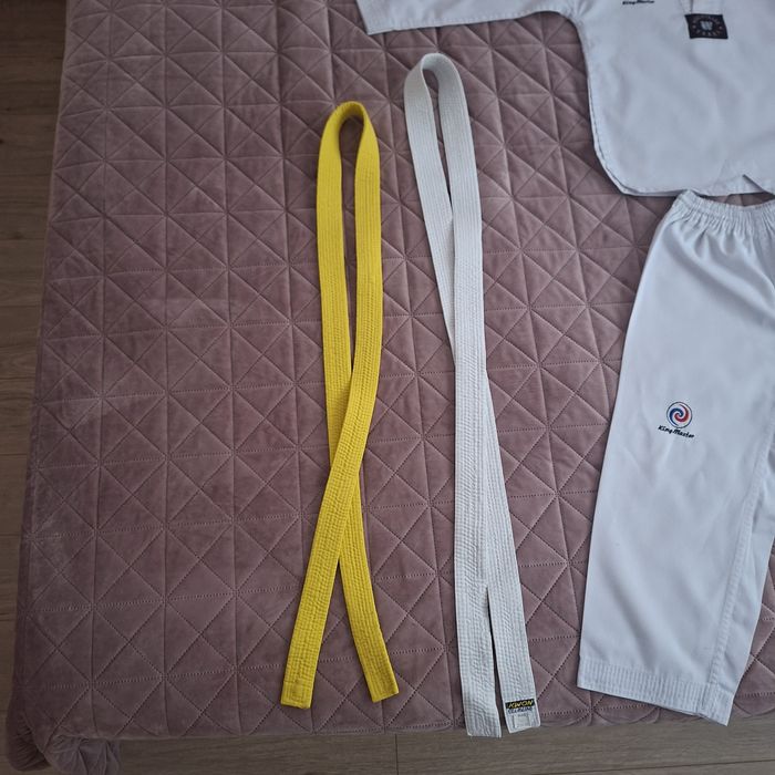 Детско кимоно със колани