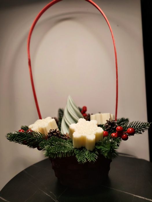 Vând aranjamente de Crăciun din ceară de soia.