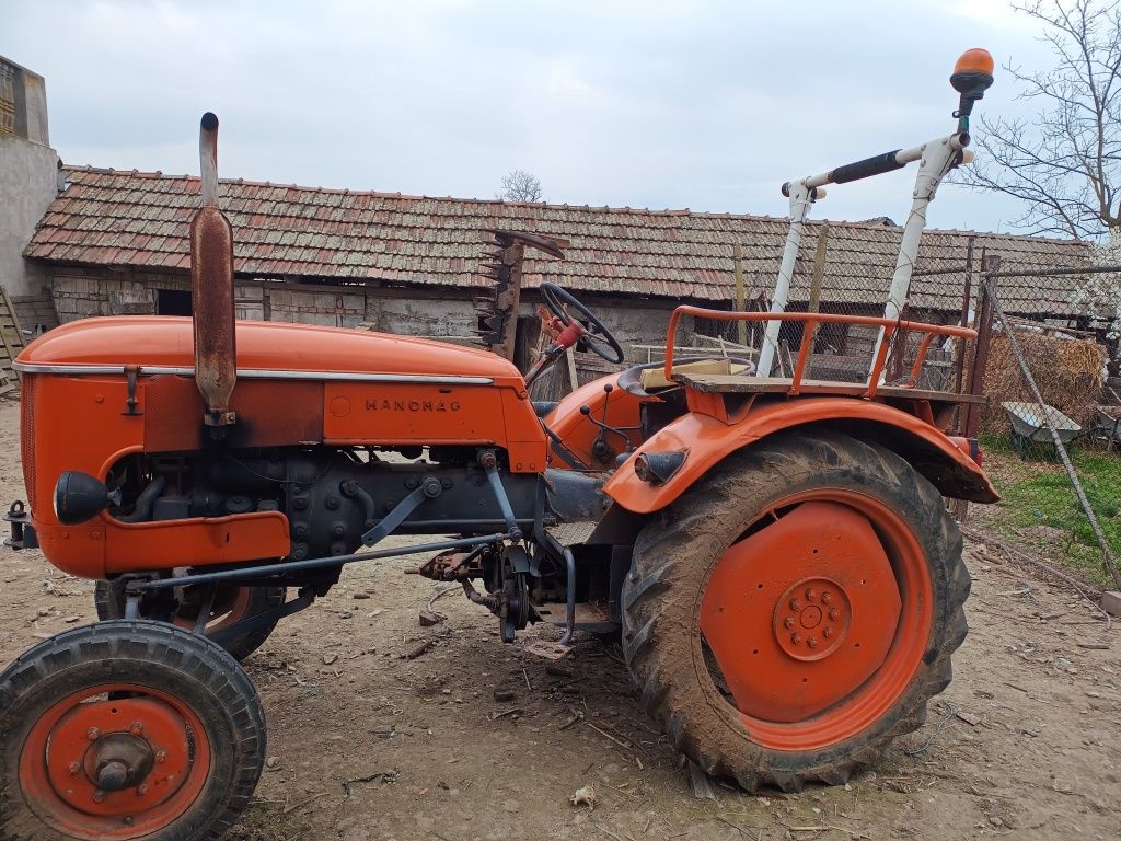 Vând tractor 30 cp