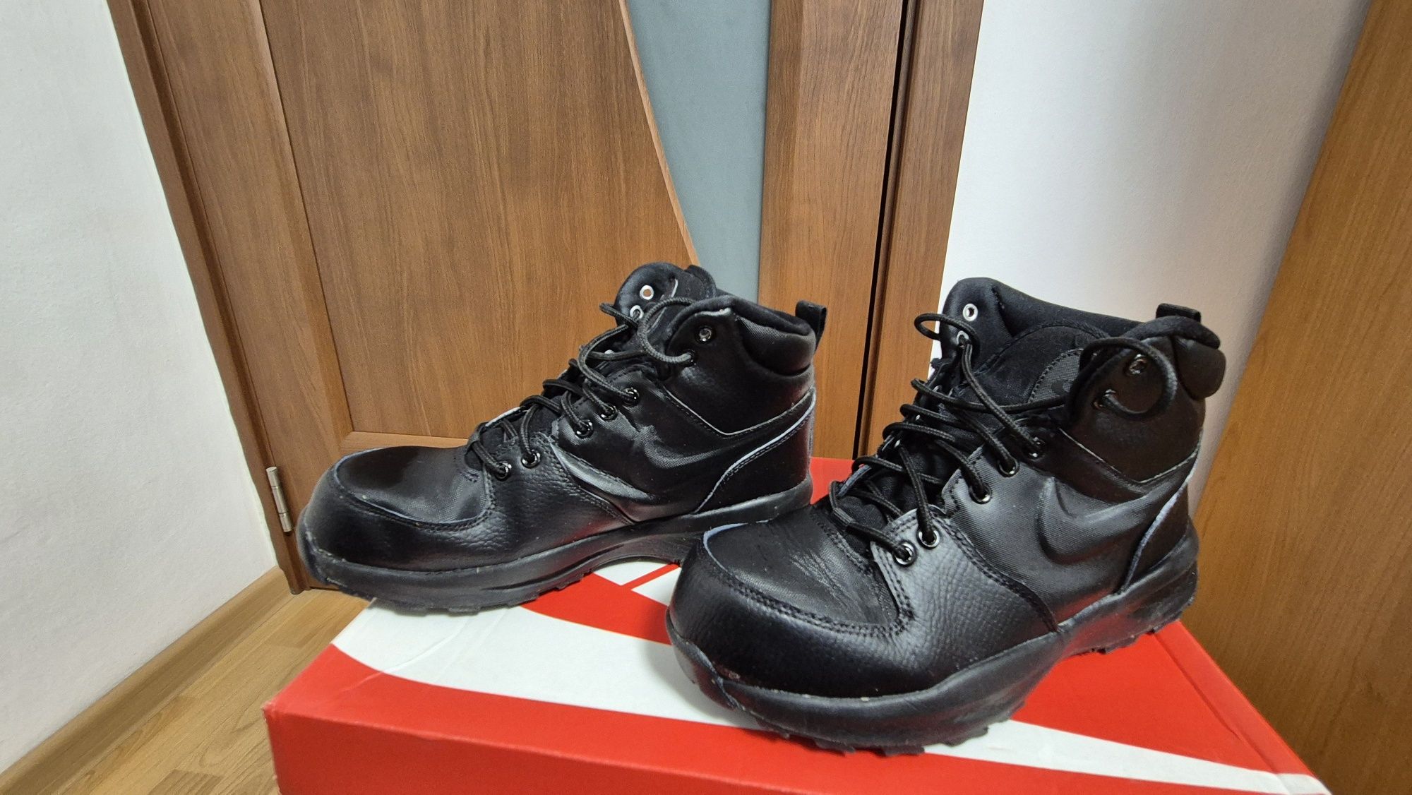 Ghete adolescenți, Nike, negre