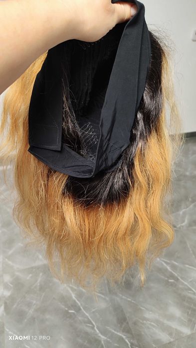 Vand peruca naturala, blond miere , cu bentita