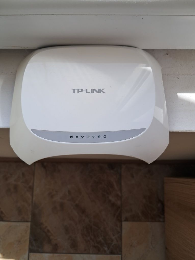 Продавам рутер tp-link
