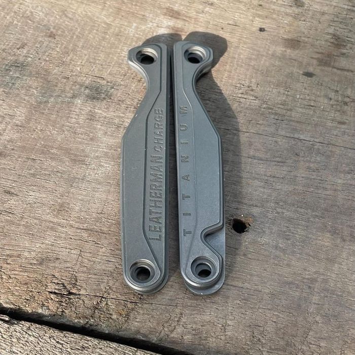 Plasele,Scales Titanium leatherman charge tti