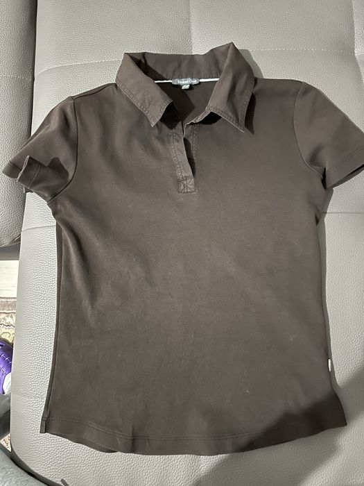 Коричневая классическая футболка с форотником