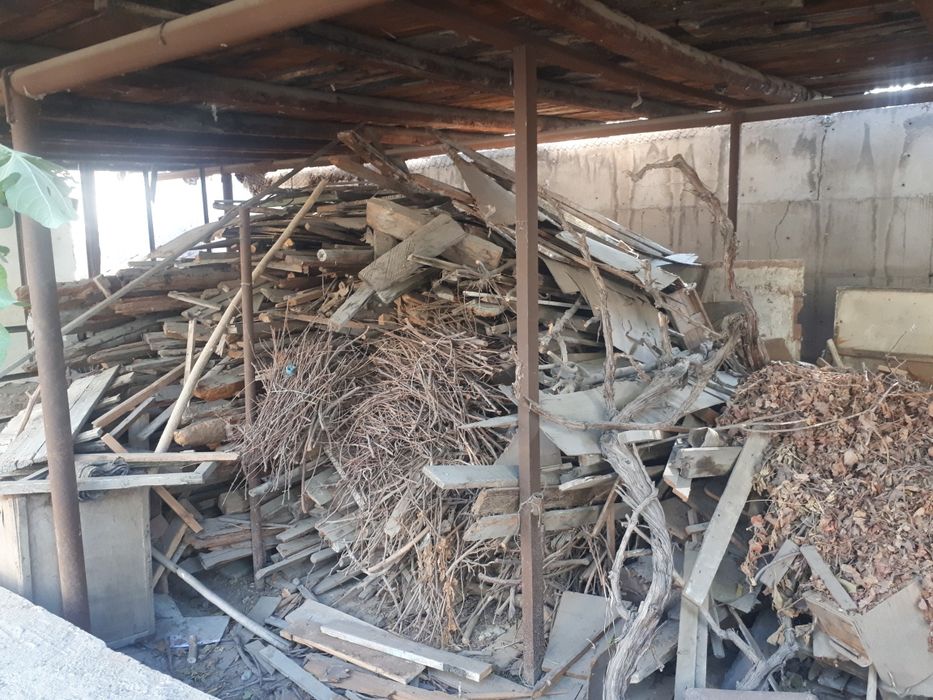 Қуруқ ўтинлар сотилади