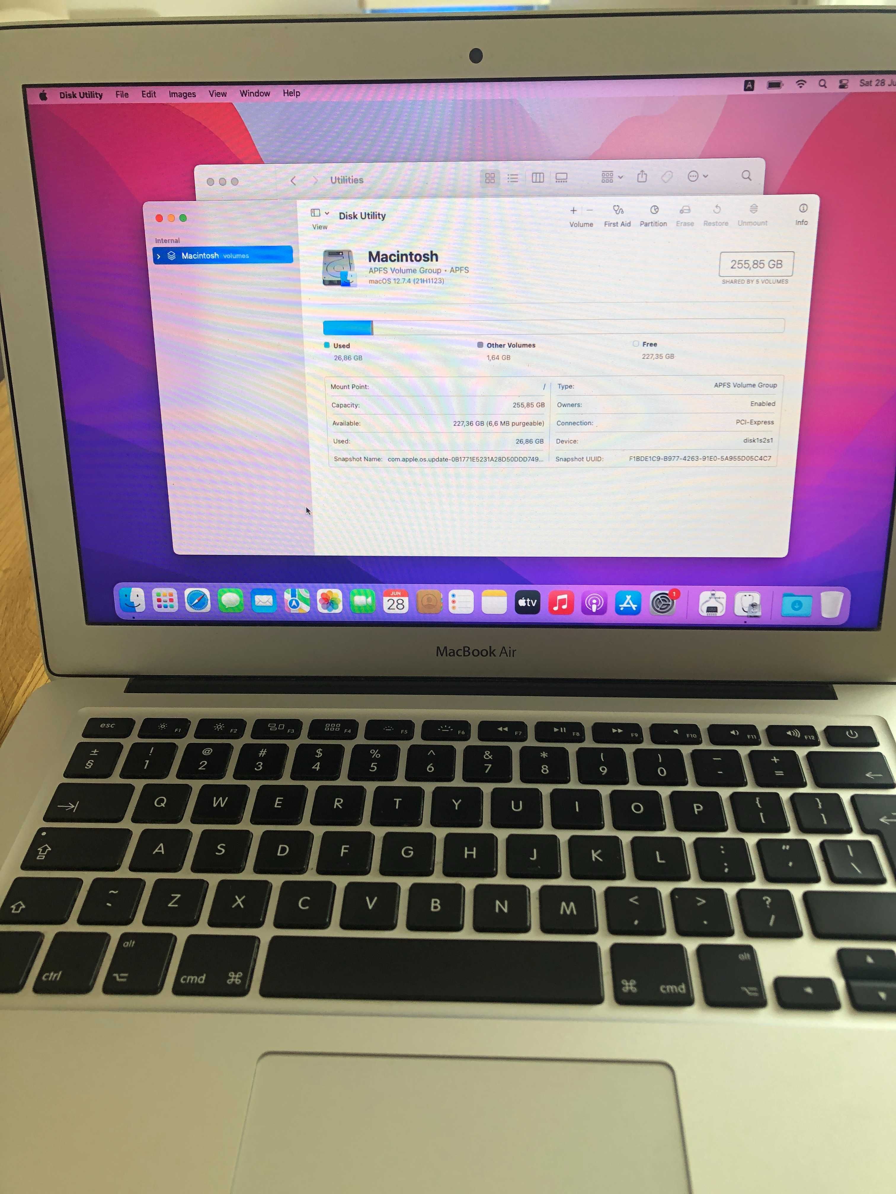MacBook air (13-inch, Early 2015) в много добро състояние