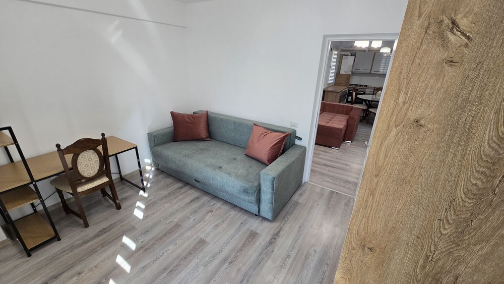 Închiriere apartament 3 camere • 75 mp • 2 băi • Etaj 5 • Loc parcare