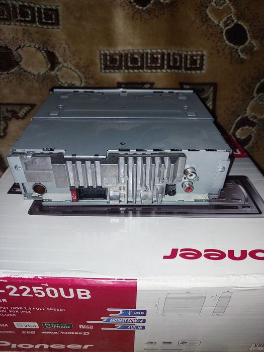 Автомобильный магнитофон Pioneer модель DEH -2250UB
