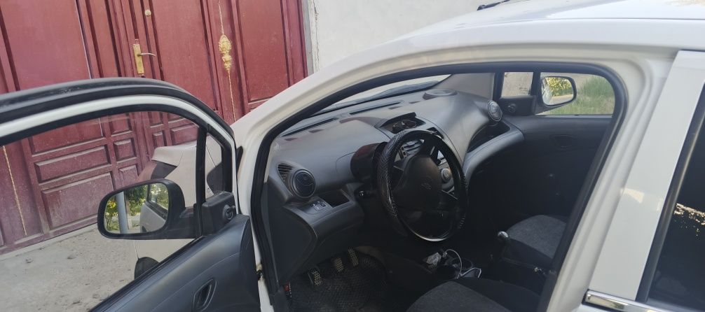Спарк 1 позиция  сотилади