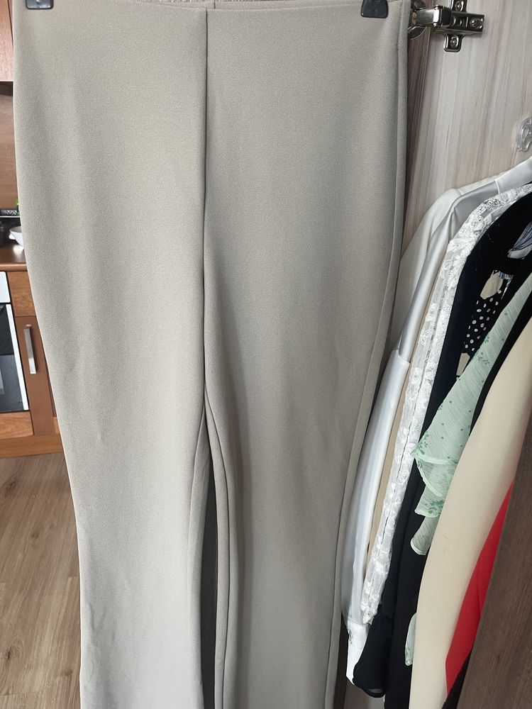 Бежови панталони, летни и есенни PULL&BEAR