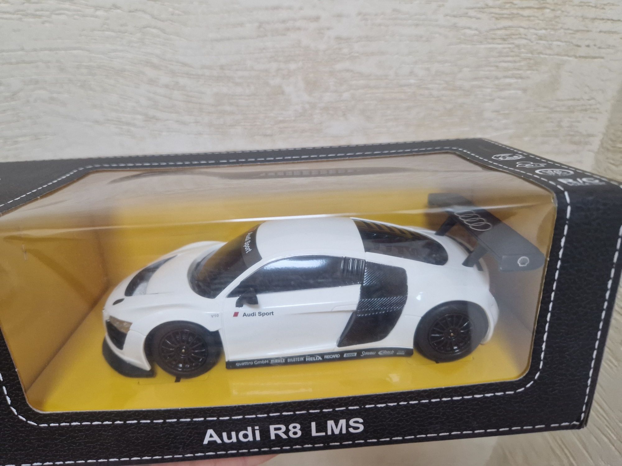 Ново RASTAR Кола AUDI R8 lms