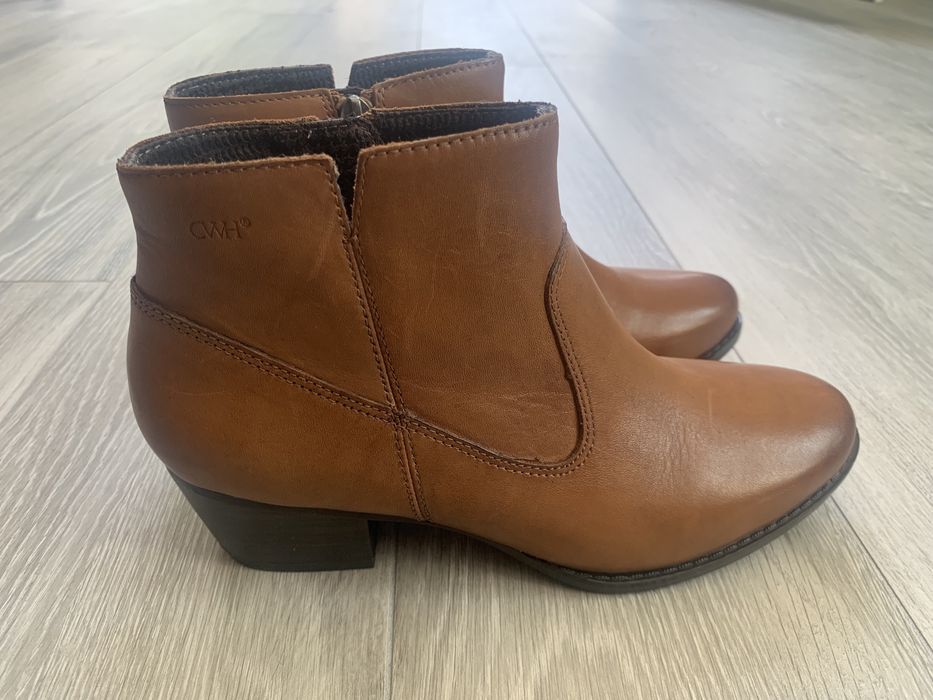 Vand botine Charles W. Hampton marimea 36