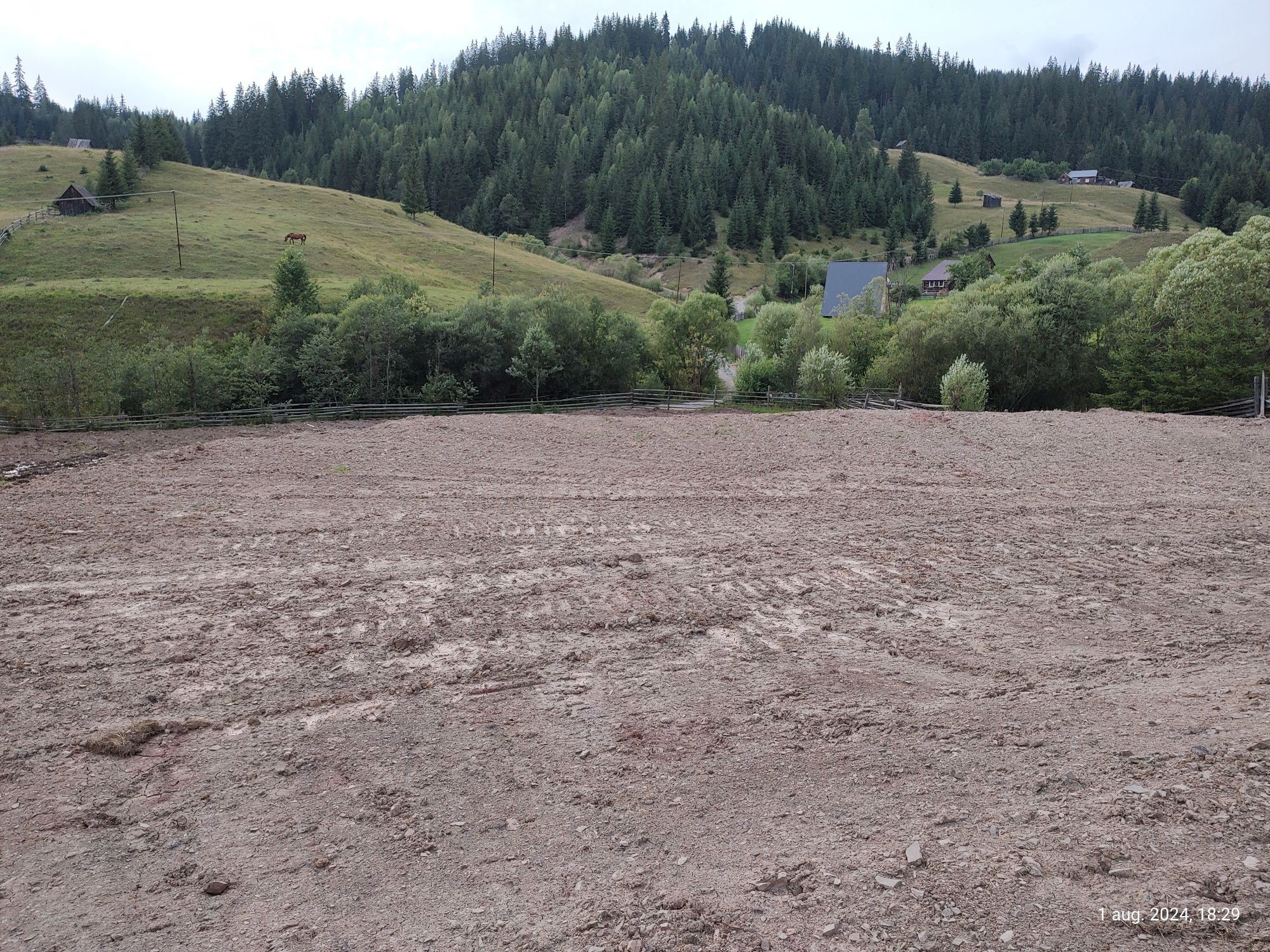 doua parcele teren INTRAVILAN la munte Bucovina  2700 mp
