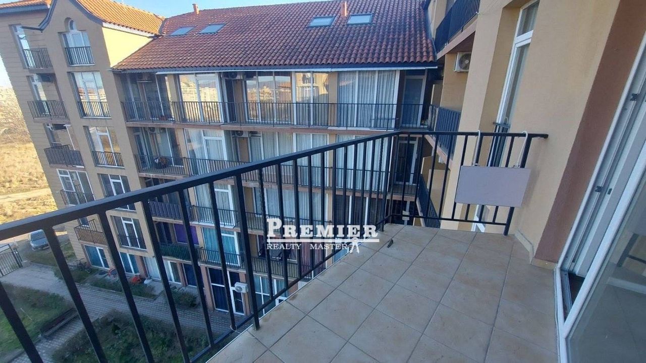 Продава се Едностаен апартамент в к.к. Слънчев бряг - 53 кв.м за 925 €/кв.м - Снимка #6