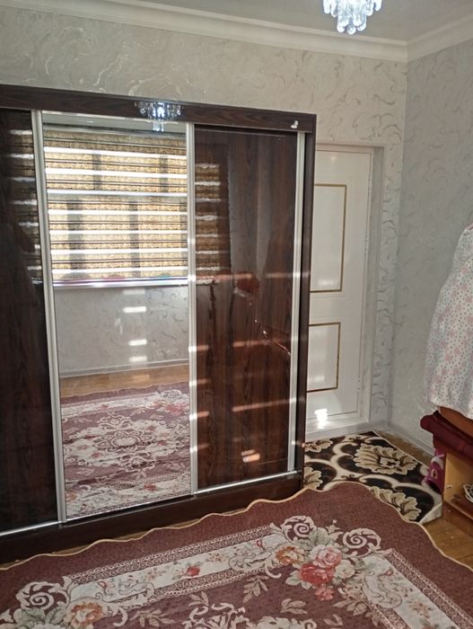 Srochna 2 xonali uy sotiladi,4-etaj.