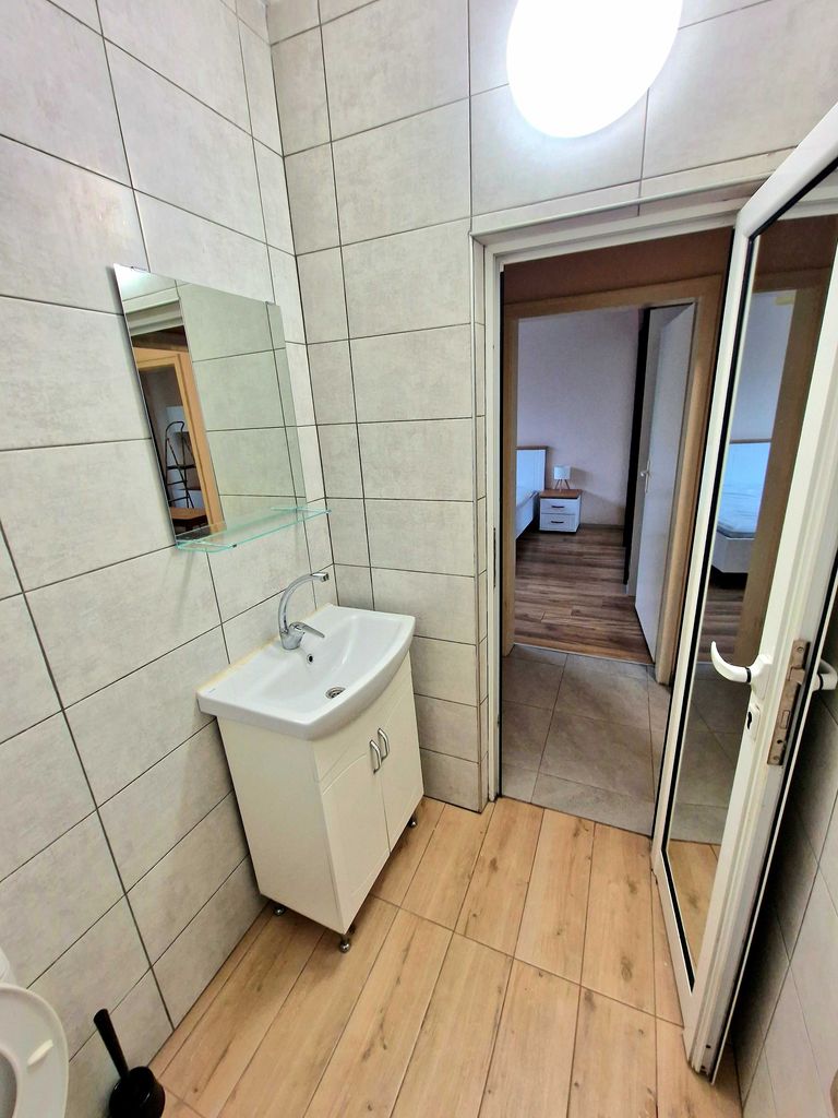 Дава се под наем Тристаен апартамент в София, Иван Вазов - 68 кв.м за 690 € - Снимка #13
