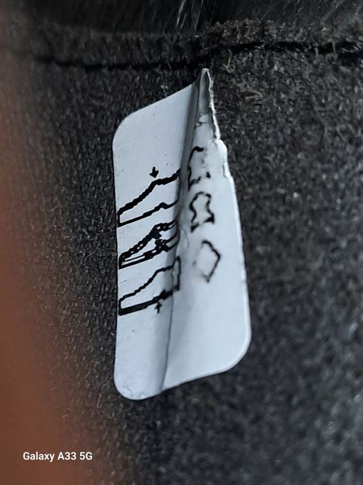 Vand pantofi noi din piele pentru bărbați brand TAPI.
Marimea: 39.
Lun