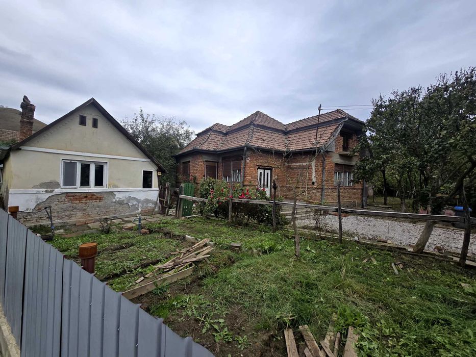 Vand casa de locuit