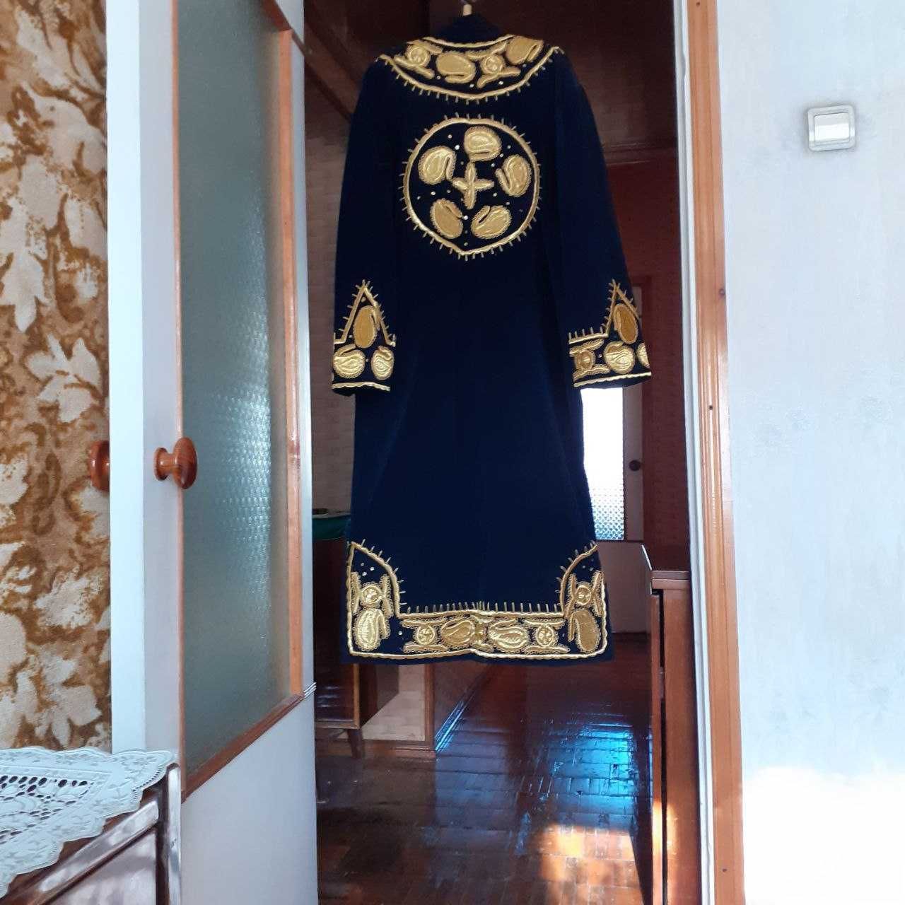 Чапан  мужской  .