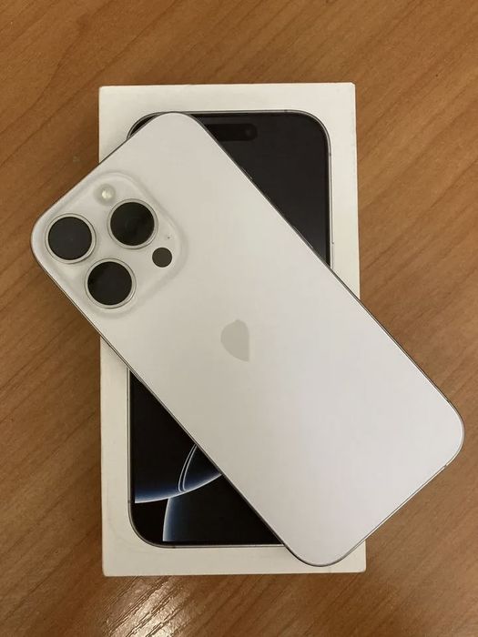 iPhone 16 Pro 256gb емкость 100% White Titanium