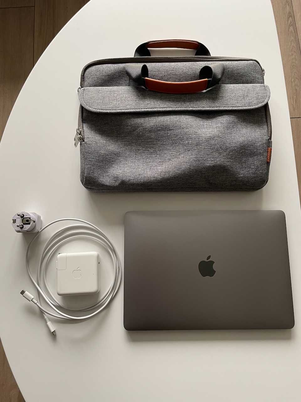 MacBook Pro 13, 2017, 2.3 GHz i5, 16GB RAM,  256GB
