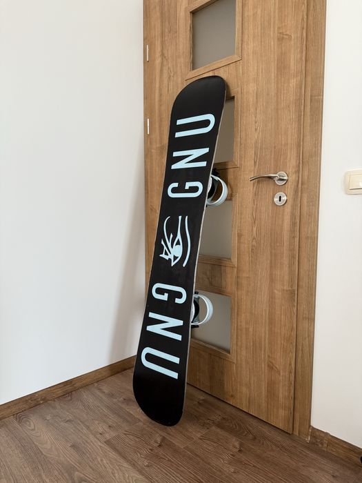 Продавам сноуборд GNU и сноуборд ботуши NORTHWAVE DOMINO