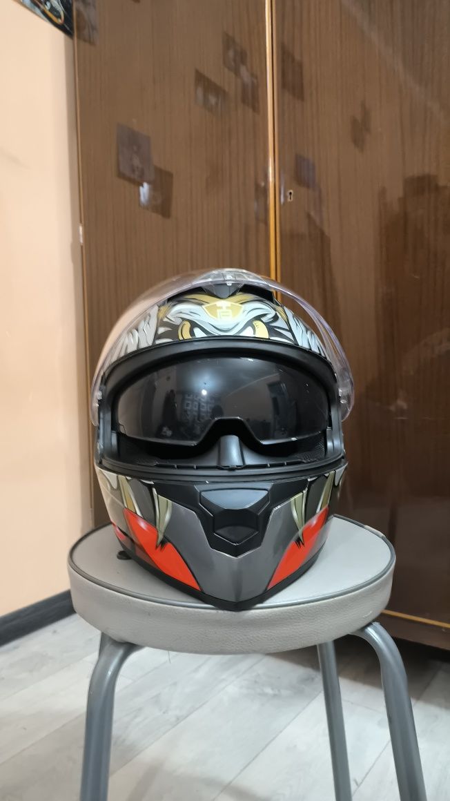 шлем мотоциклетный