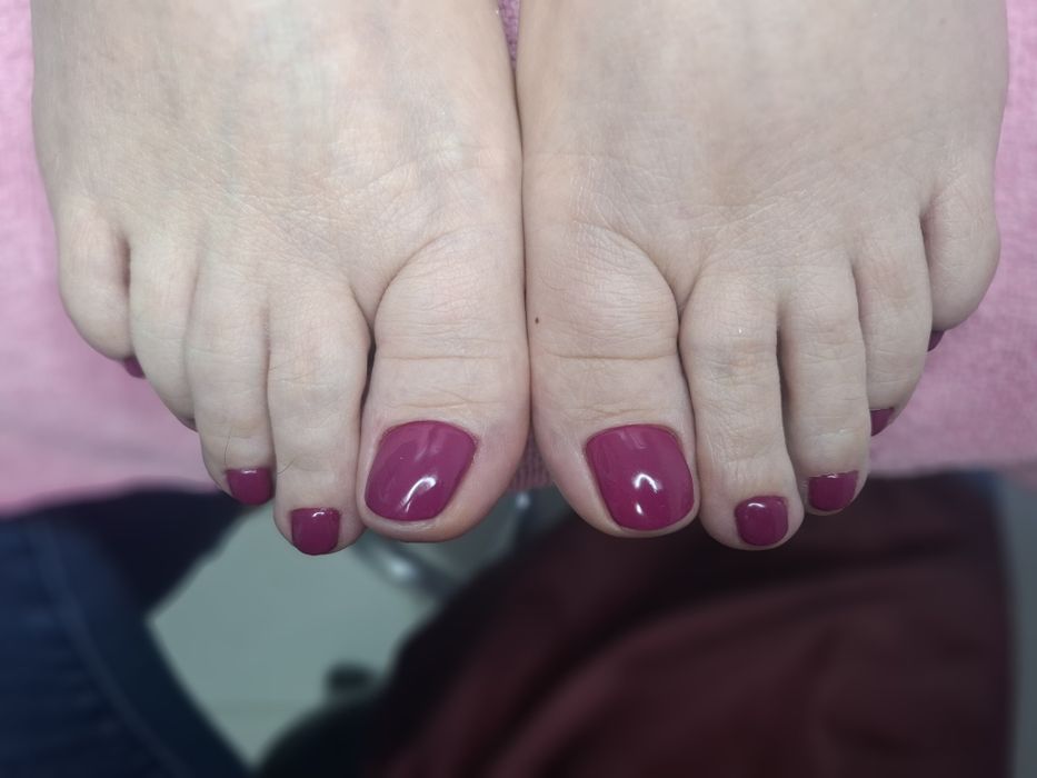 Маникюр и педикюр.