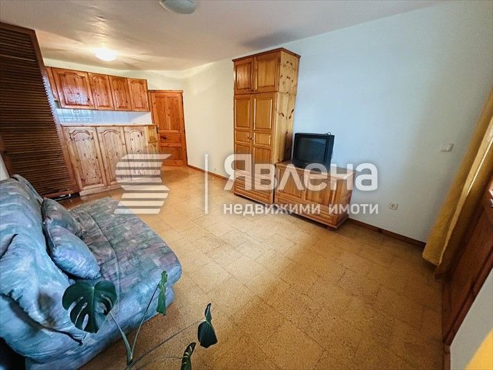Продава се Тристаен апартамент в Варна, Окръжна болница - 110 кв.м за 1682 €/кв.м - Снимка #2