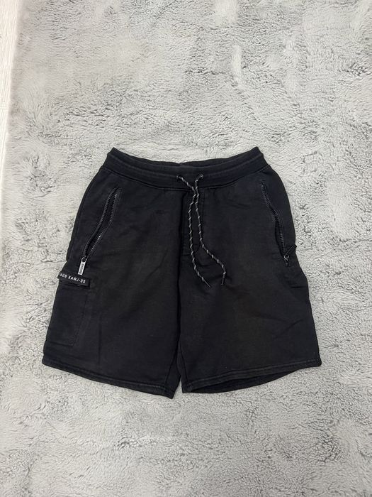Vand pantaloni scurti Bershka