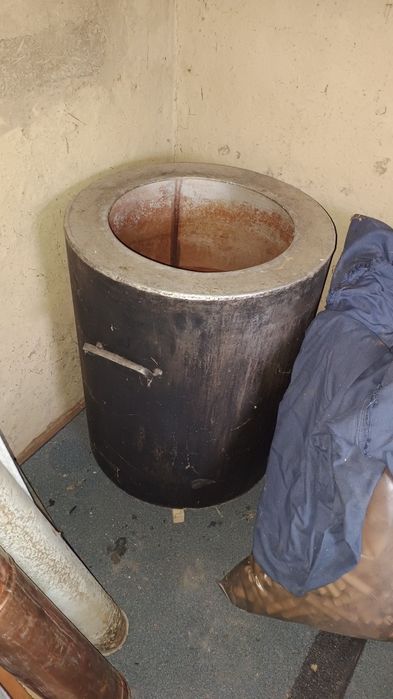 Продавам казан от дебел хром никел материал